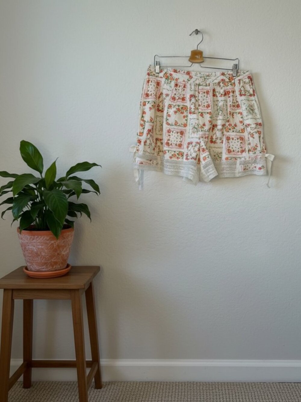 Free People Blooming Lace Shorts- 14- White/Pink/Boho- MSRP $148 - Picture 3 of 14
